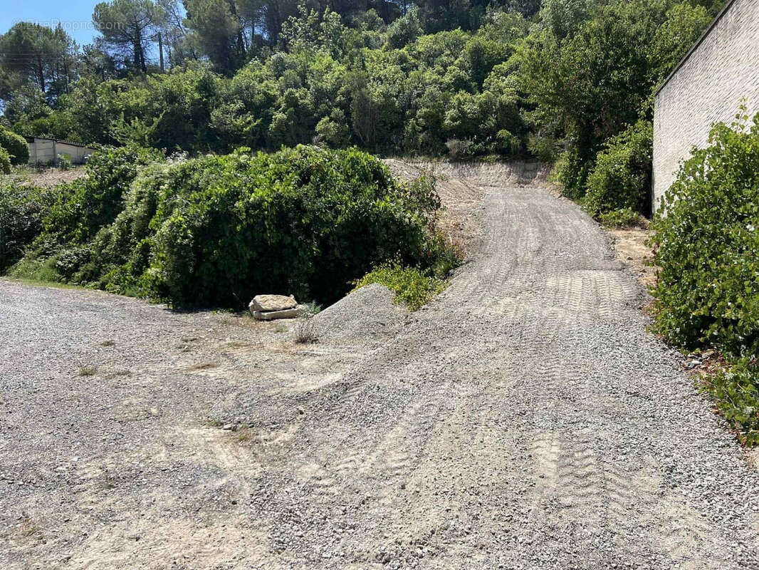 Terrain 1078 m² à Limoux  - photo 2