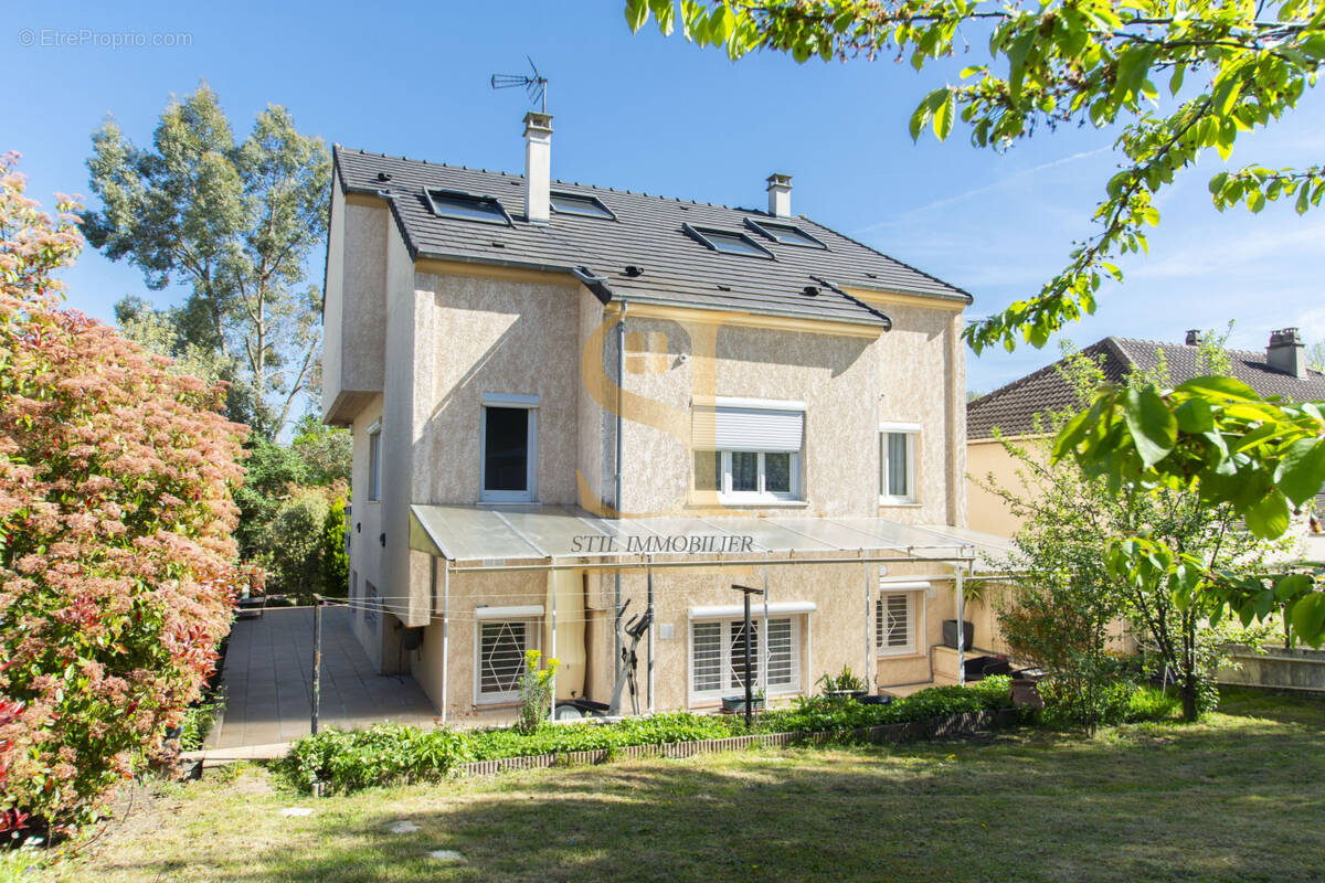 Maison à BOUSSY-SAINT-ANTOINE