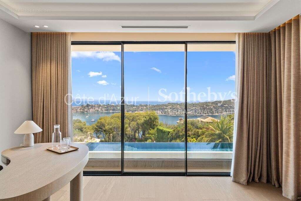 Villa contemporaine avec vue mer panoramique à Nice Mont Boron, face à Villefranche-sur-Mer - photo 18