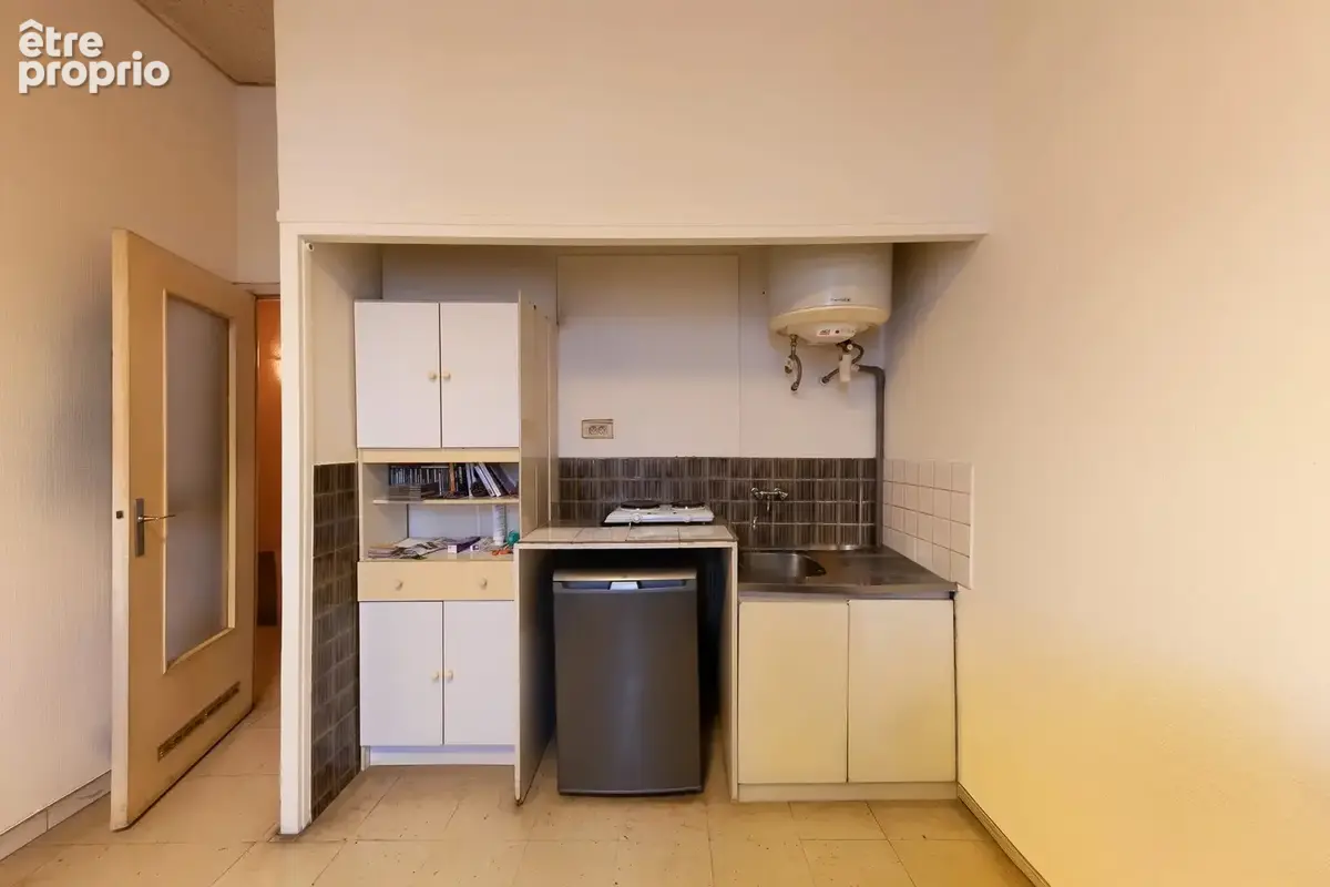 Studio nice centre. dernier etage. - photo 2