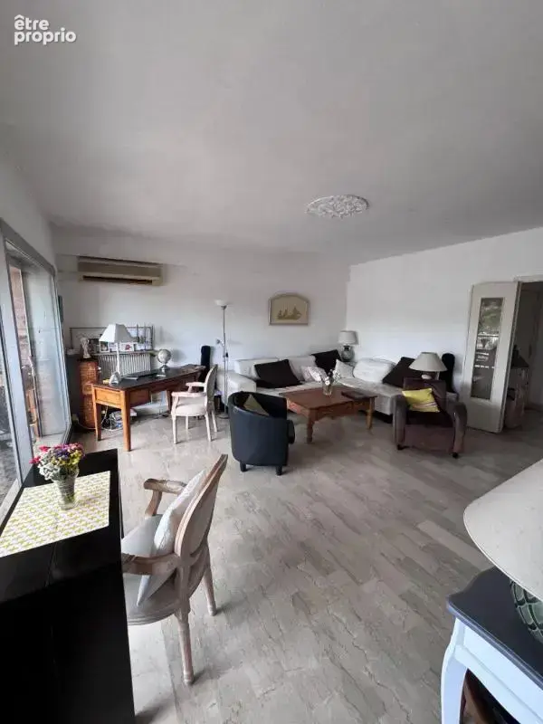 Appartement  grand 2 P  de 63m² en dernier étage à Cagnes-sur-Mer :quartier Hippodrome - photo 3