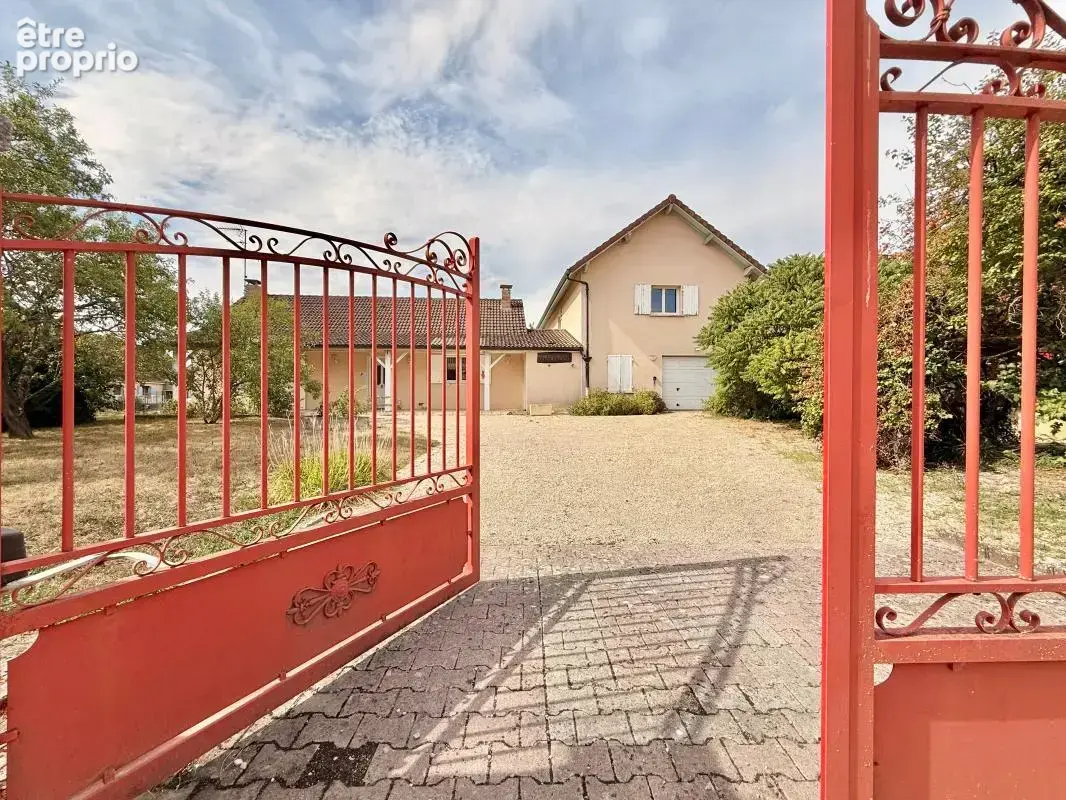 Maison à AISEREY