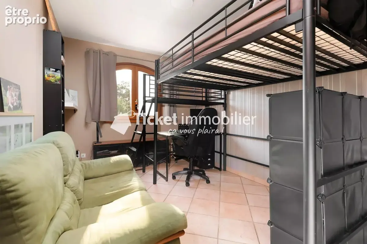Villa t6 215m2 terrain 5558m2 constructible, piscine au sel liner neuf, aquathermie 2 puits, 4kw panneaux, double veranda 72m2,  - photo 12