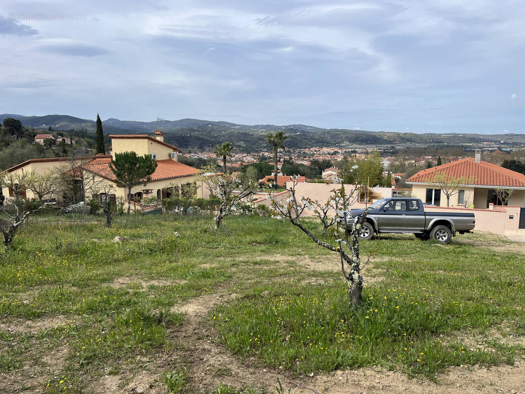 Terrain à CERET