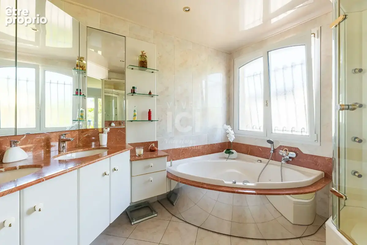 Maison - 6 pièces - 160 m² - photo 11