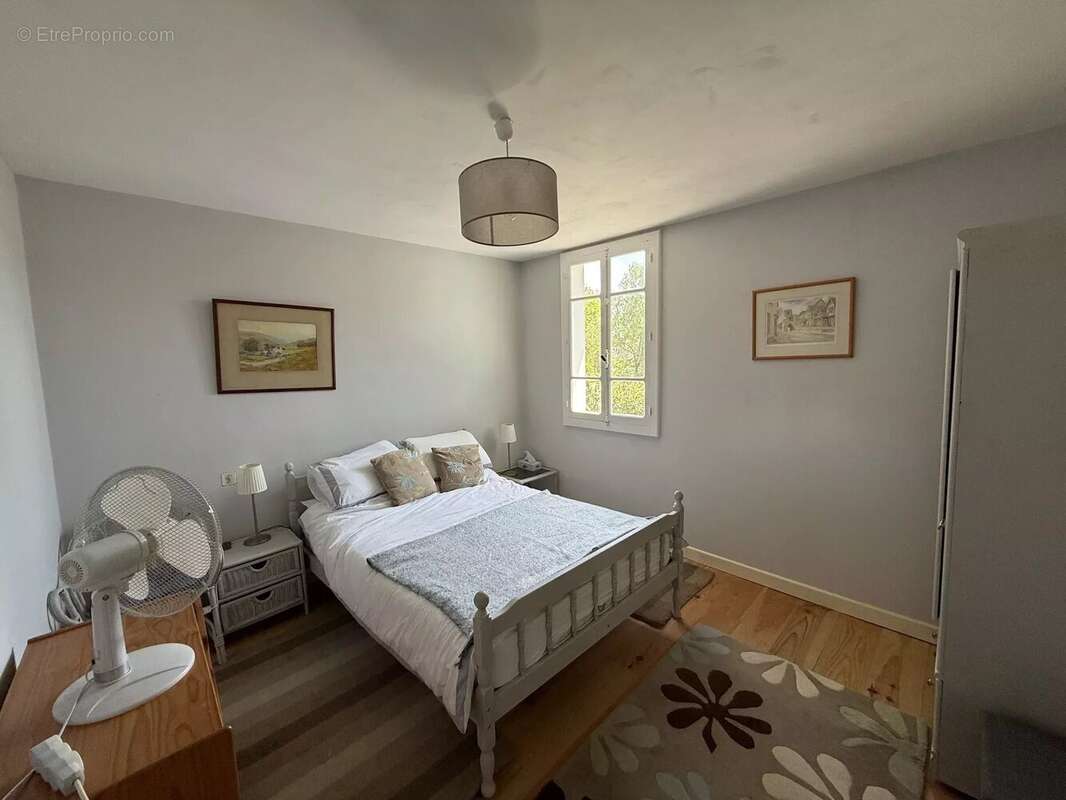Maison de village du XVIIIe siècle avec piscine et jardin - photo 7