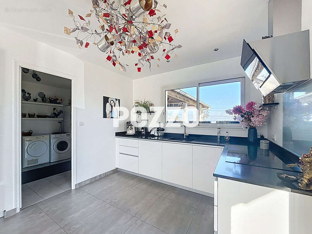 A Vendre - Les Loges Marchis - Maison 6 pièce(s) 154 m² - photo 6