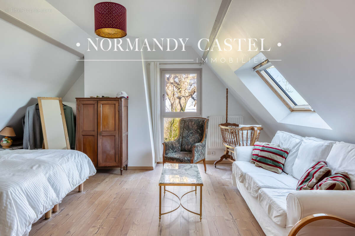 Maison à CRICQUEBOEUF