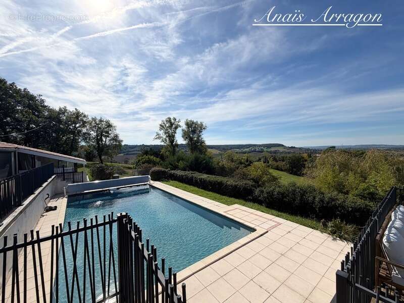 Architecture, nature et panorama : la villa rare que vous attendiez à Pujols - PUJOLS (47) - photo 26