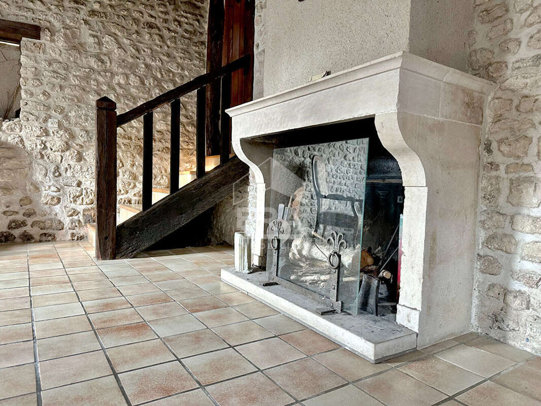 Maison à POLIGNY