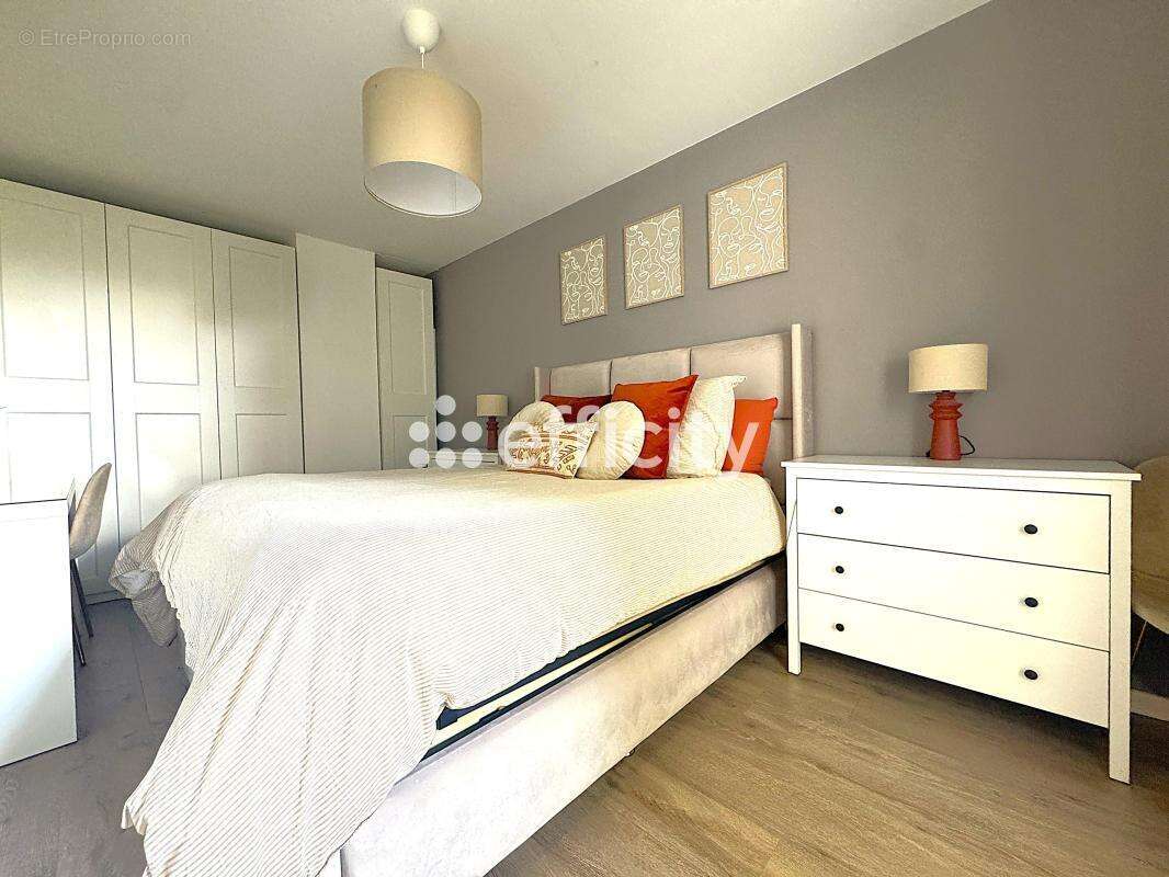 Appartement à COLOMBES