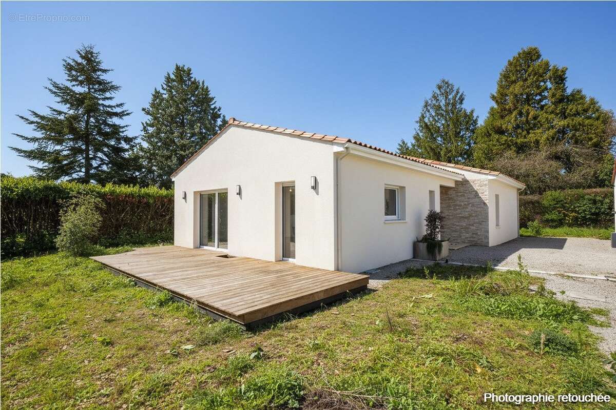 Maison à FLEAC