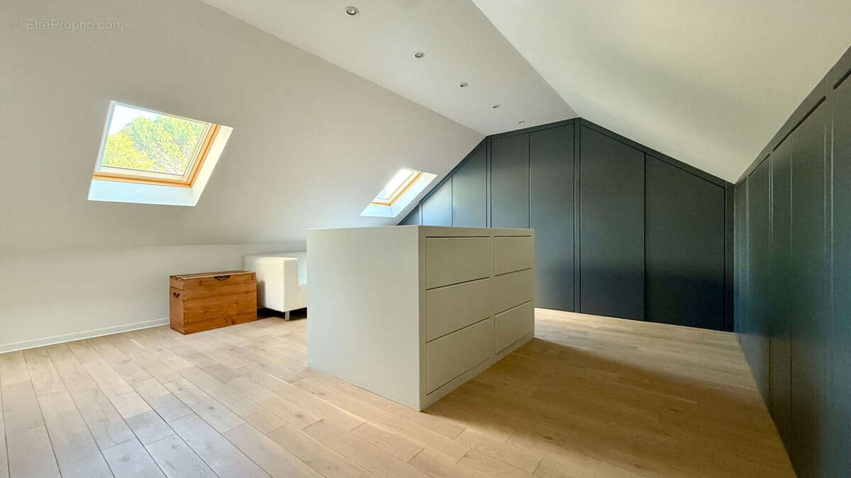 Maison à SAINTRY-SUR-SEINE