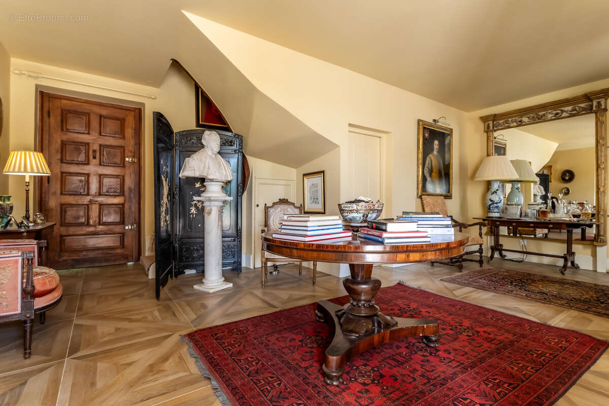 Maison à MONTAIGU-DE-QUERCY