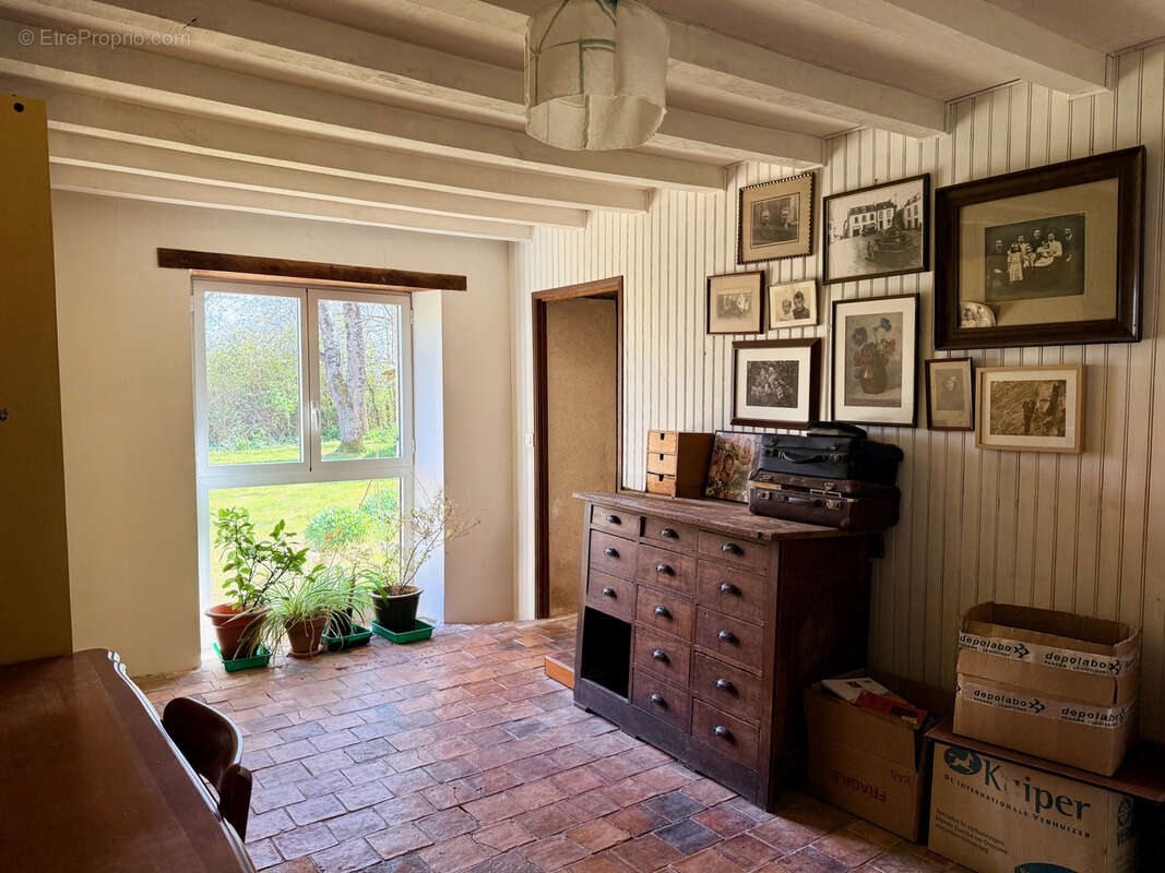 Maison à MONTIGNE-LES-RAIRIES