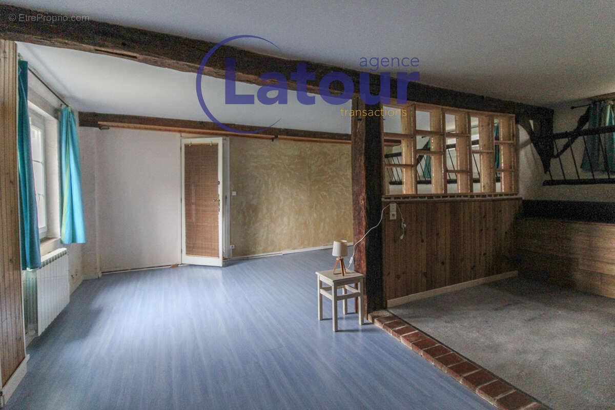 Maison à TREMBLAY-LES-VILLAGES