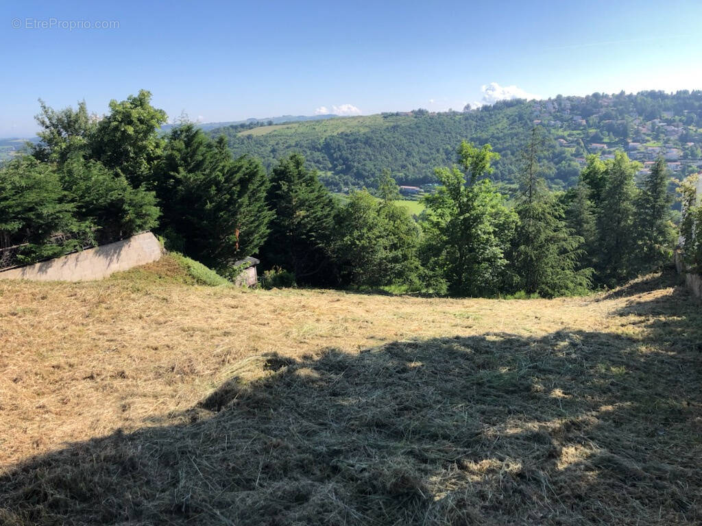Terrain à SAINT-GENEST-LERPT