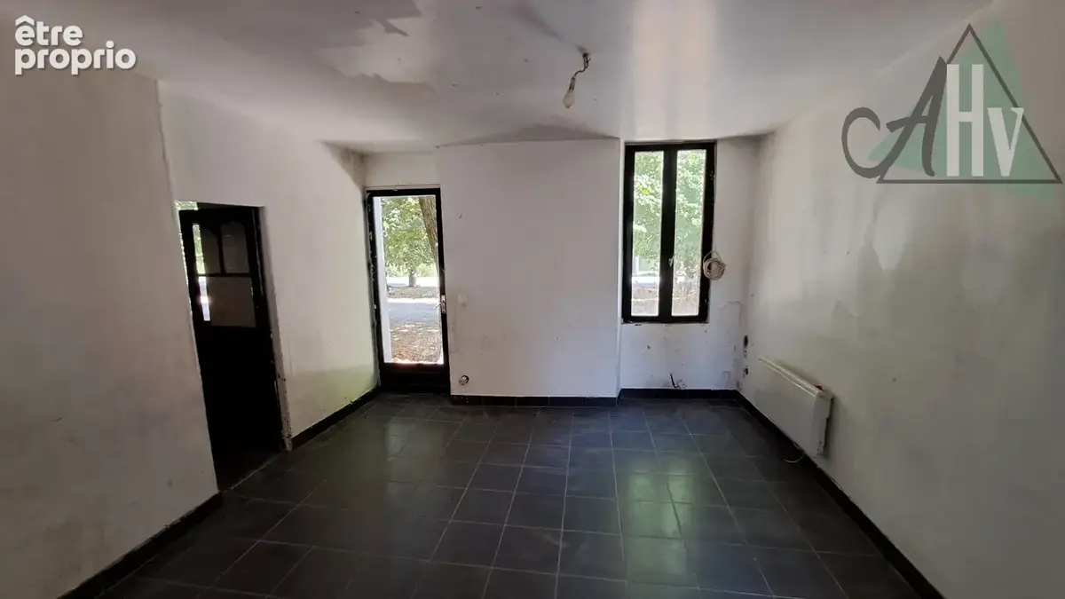 Pont sur Yonne - Maison de ville à rénover de 61,5 m2 - Idéal investisseur - photo 4