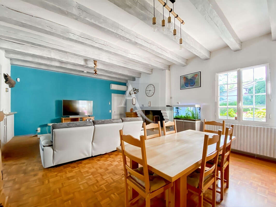 Maison à MONSEMPRON-LIBOS