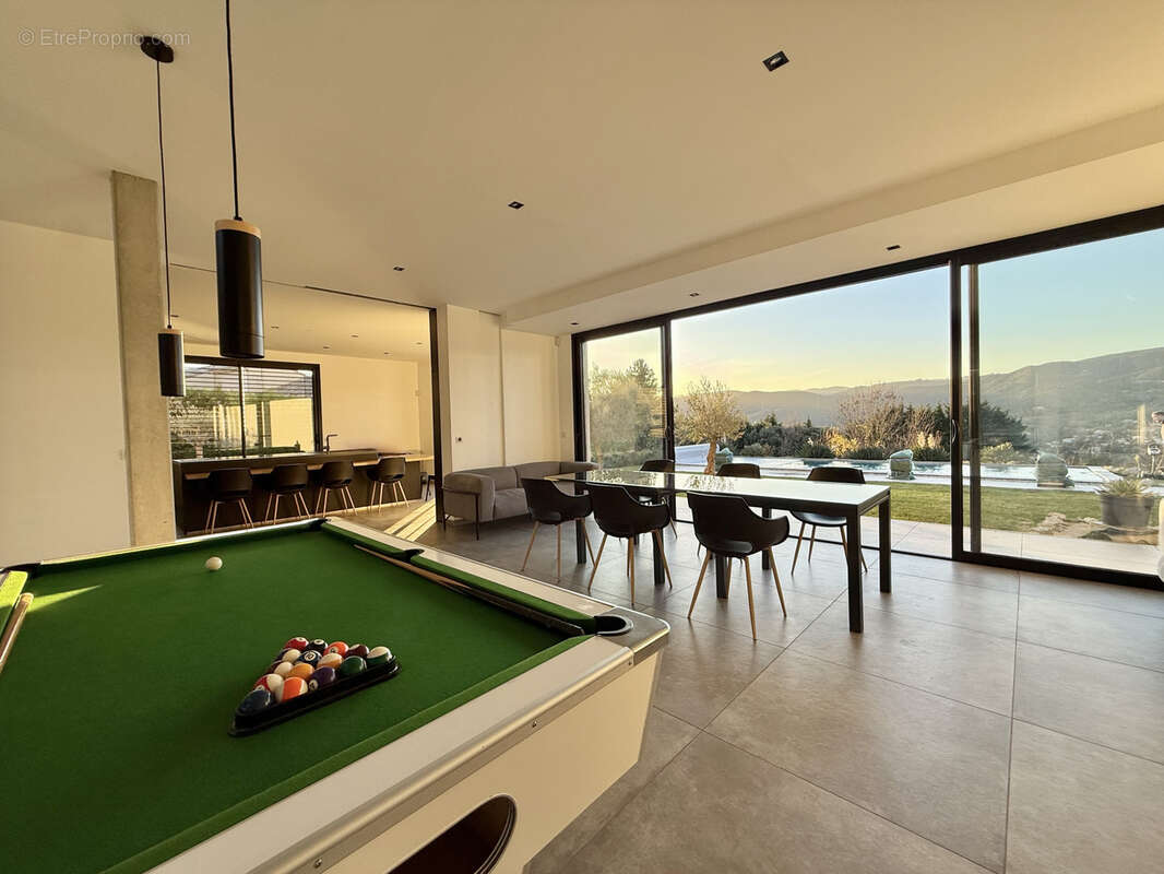 Villa contemporaine de 305 m2 à Saint-Péray - photo 11