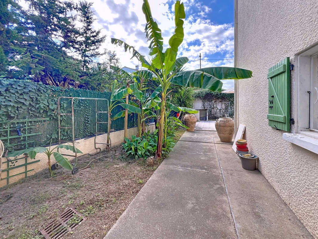 Secteur residentiel - villa 3  faces 170 m2 hbts  sur 441 m2 de terrain  - - photo 7