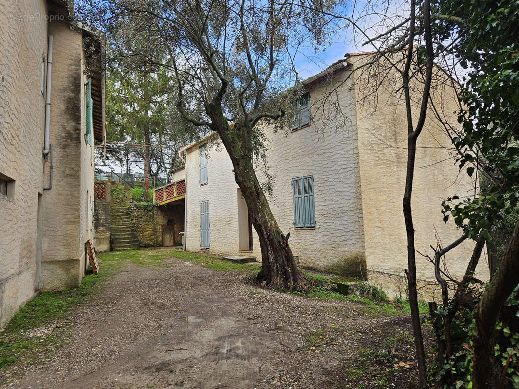 Maison à BERRE-LES-ALPES