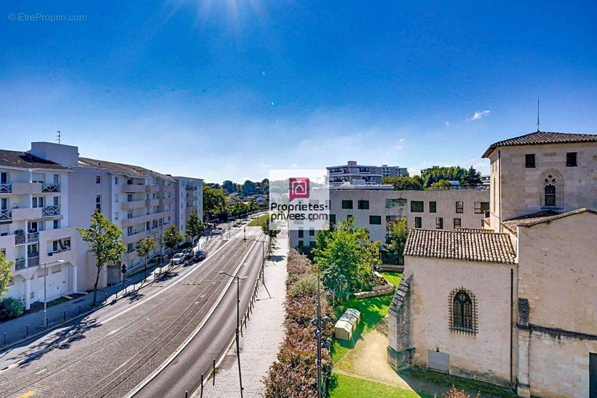 Dept 33 - Mérignac Hyper Centre - Appartement Duplex T4 de 101m2 - Loggia de 10m2 et parking Double en sous sol - photo 12