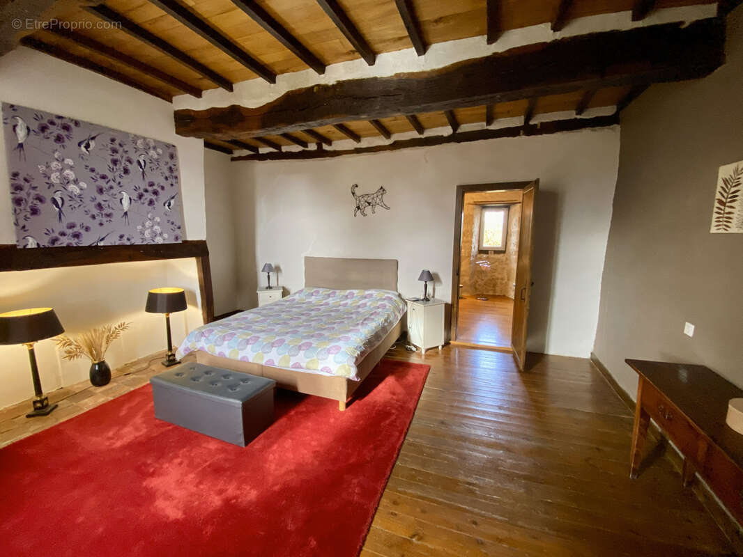 Maison à SEISSAN