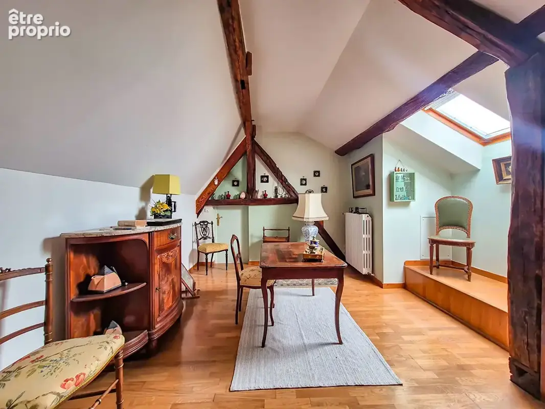 Centre-ville de Nangis_Maison de caractère 200m² - 5 chambres, jardin et dépendance - photo 14