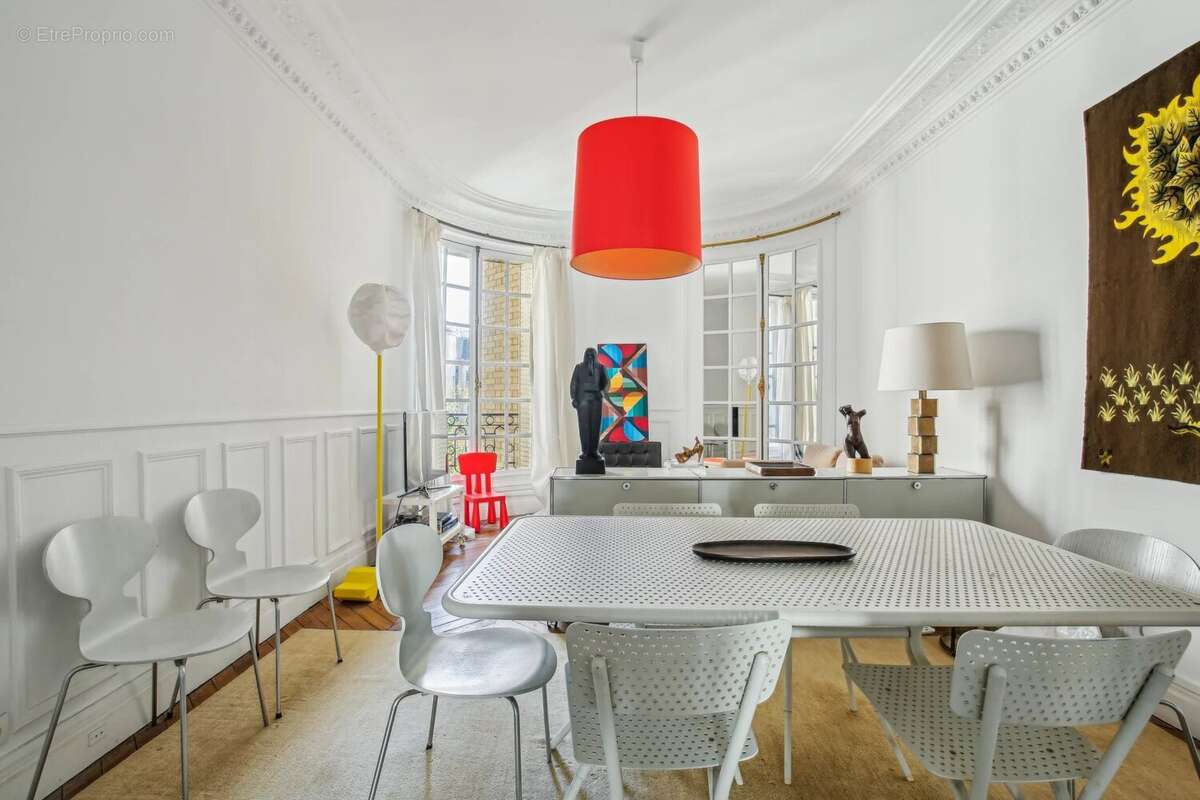 Appartement à PARIS-7E