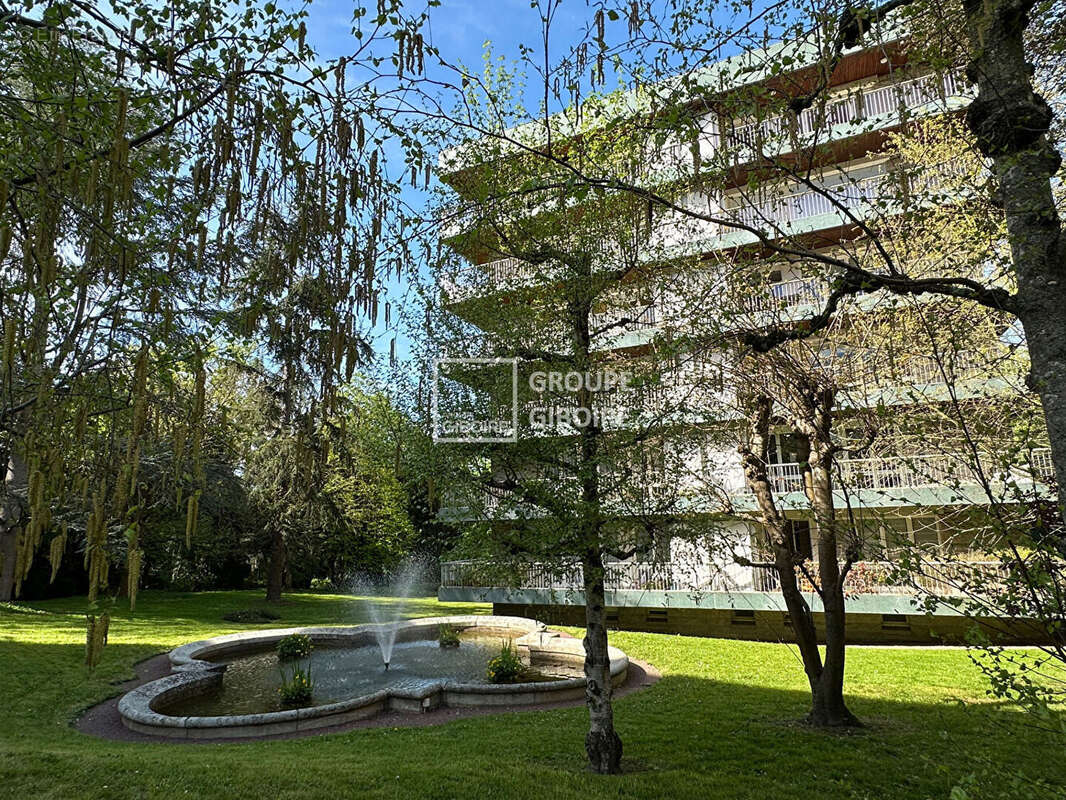 AGENCE GIBOIRE - Rennes Centre-ville - au sein d'un parc privé boisé de 1HA 36CA - photo 2