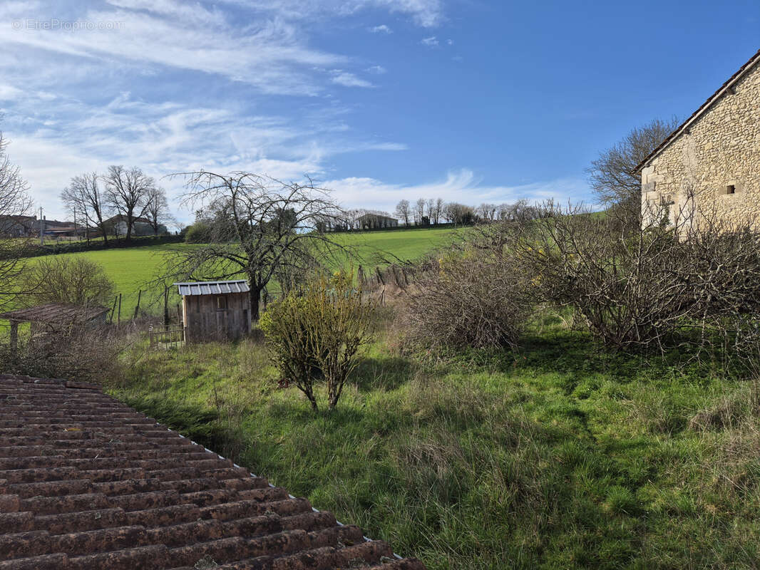 Maison à MONTAGRIER
