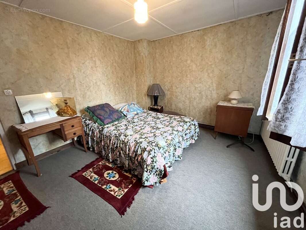 Photo 8 - Maison à CHAUCONIN-NEUFMONTIERS