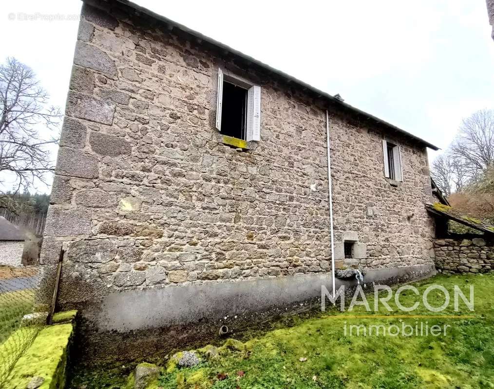 Maison à SAINT-MERD-LA-BREUILLE