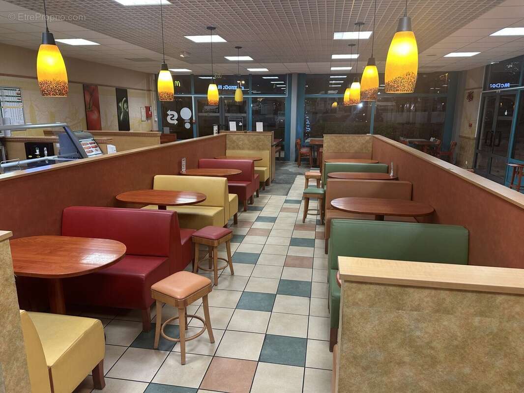 Autre à PONT-SAINTE-MARIE