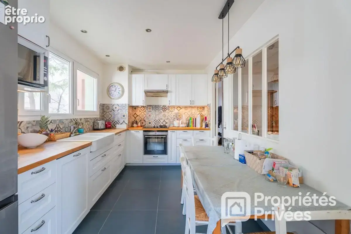 Maison contemporaine avec jardin et garage, quartier des Rochers - photo 6