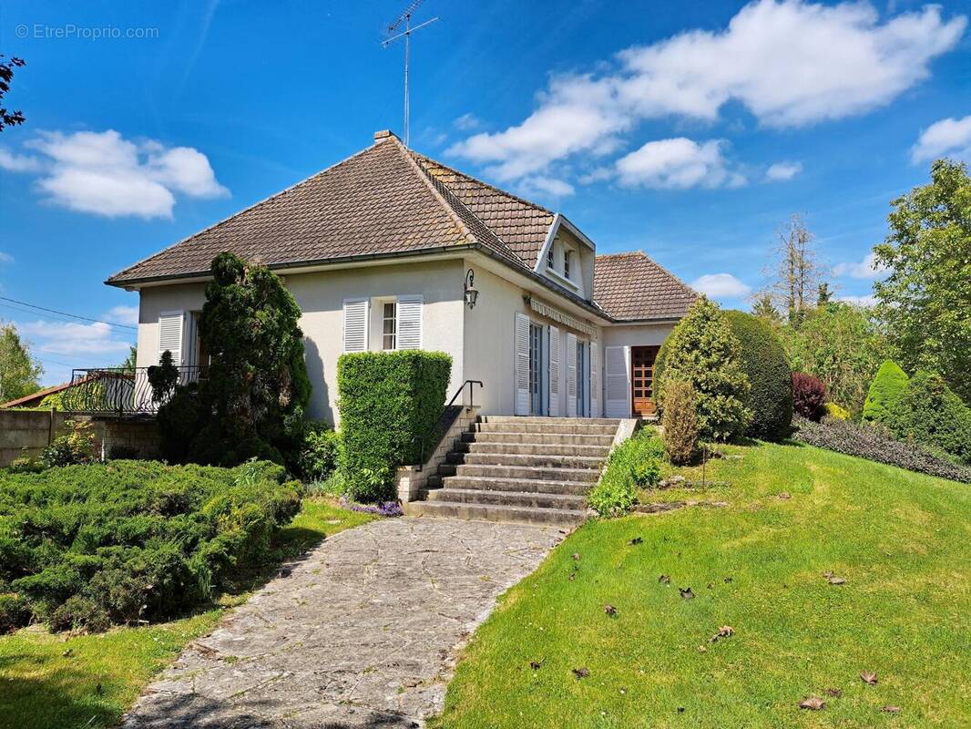 Photo 1 - Maison à MARIGNY-LE-CHATEL
