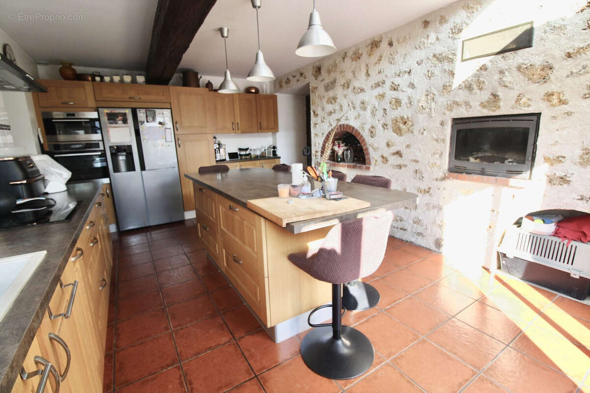 Maison à LE MESNIL-SAINT-DENIS