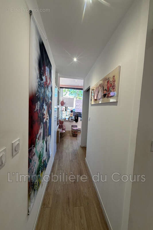 Commerce 51 m² à Martigues  - photo 4