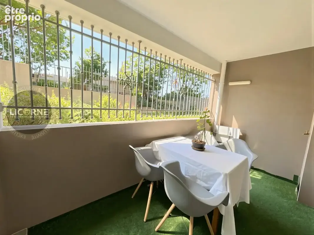 Terrasse côté salon