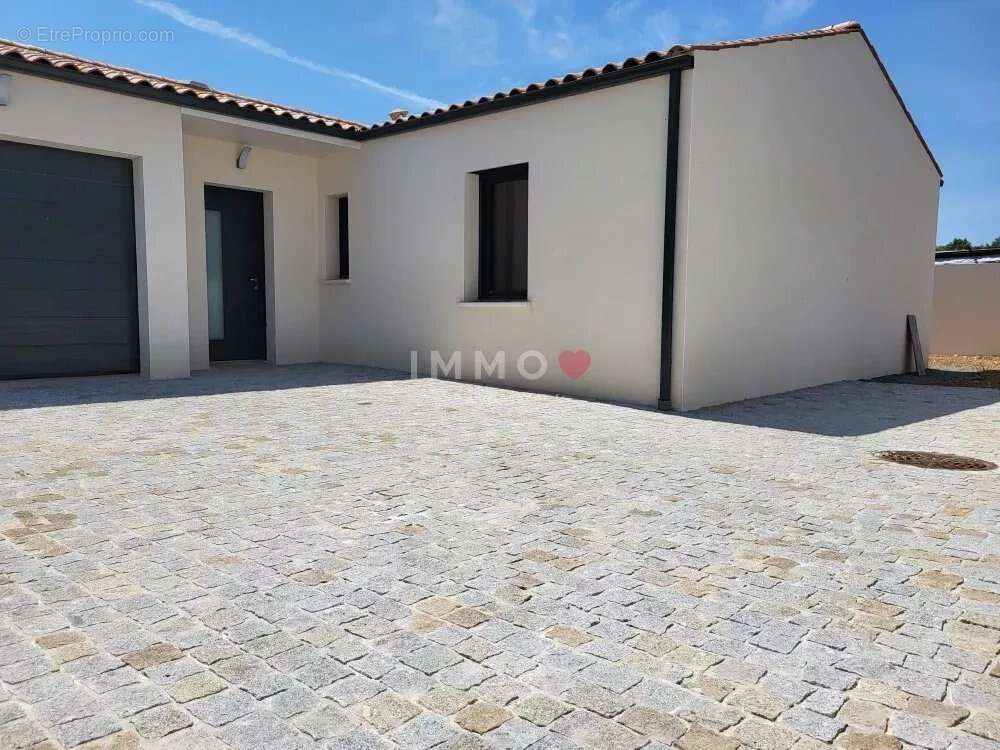 Maison à VERINES