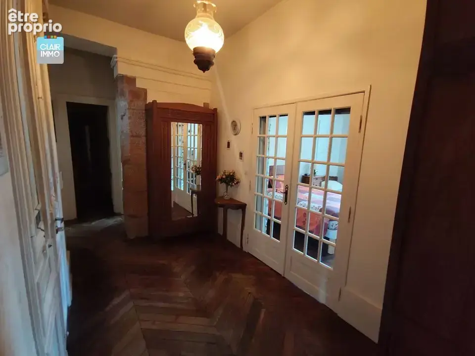 A macon en bourgogne appartement 8 pieces de 217 m² avec - photo 11