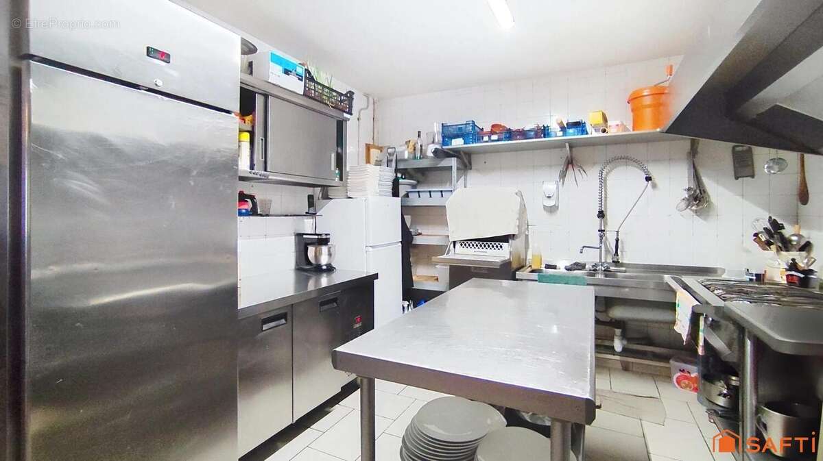 Photo 5 - Commerce à REPLONGES