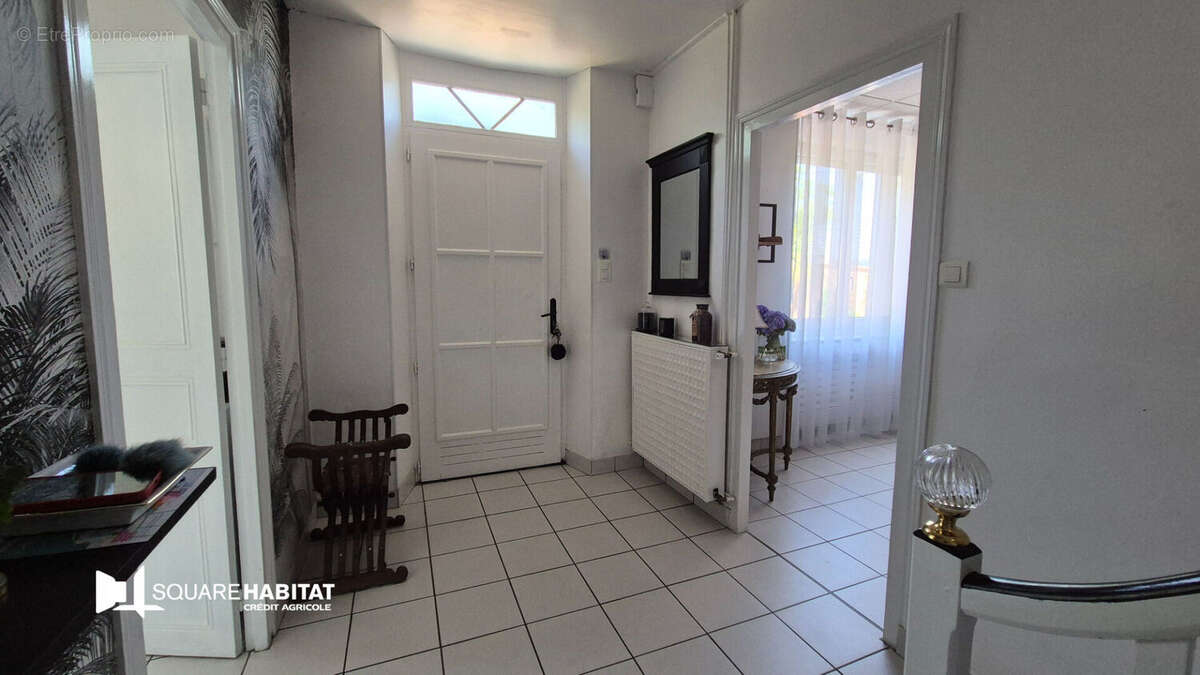 Maison à MONTREVAULT