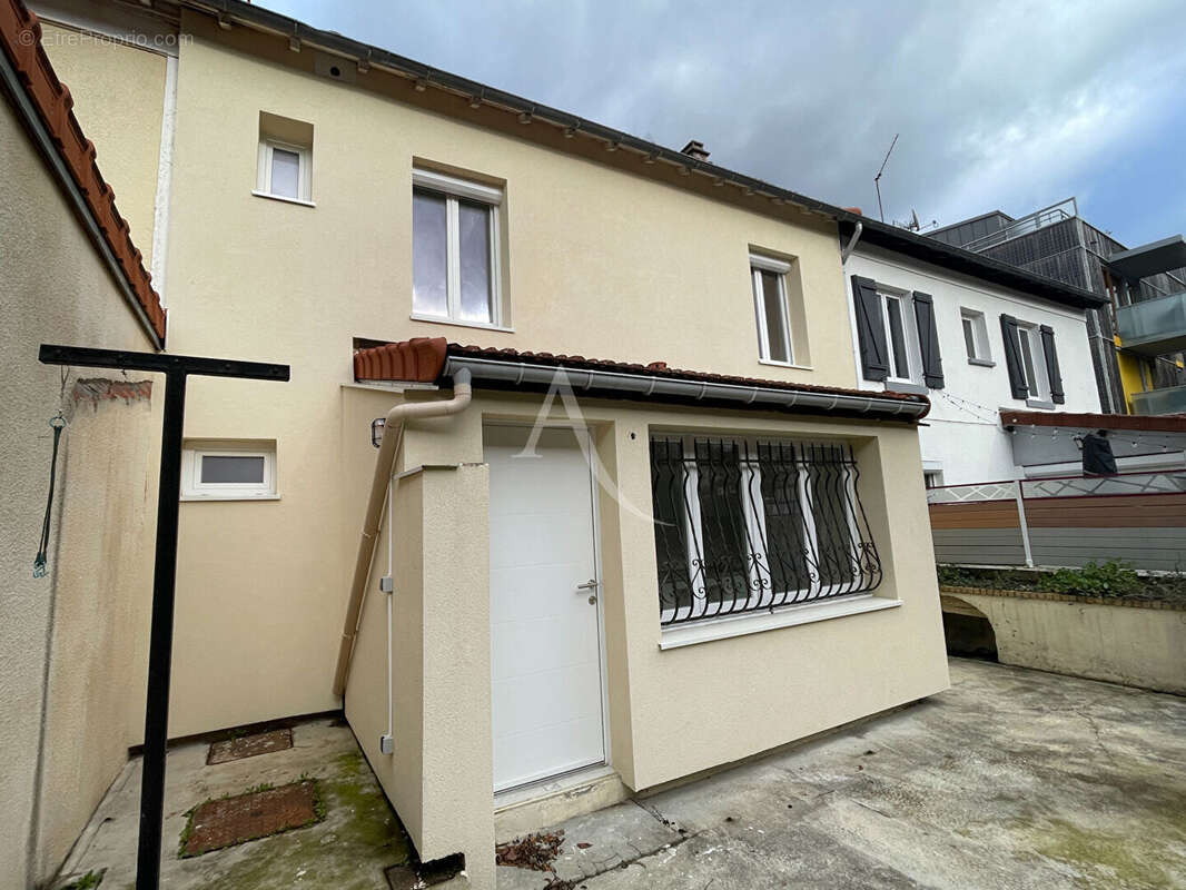 Maison à CHAMPS-SUR-MARNE