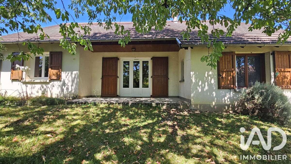 Maison 98 m² à Saint-Etienne-De-Maurs  - photo 2