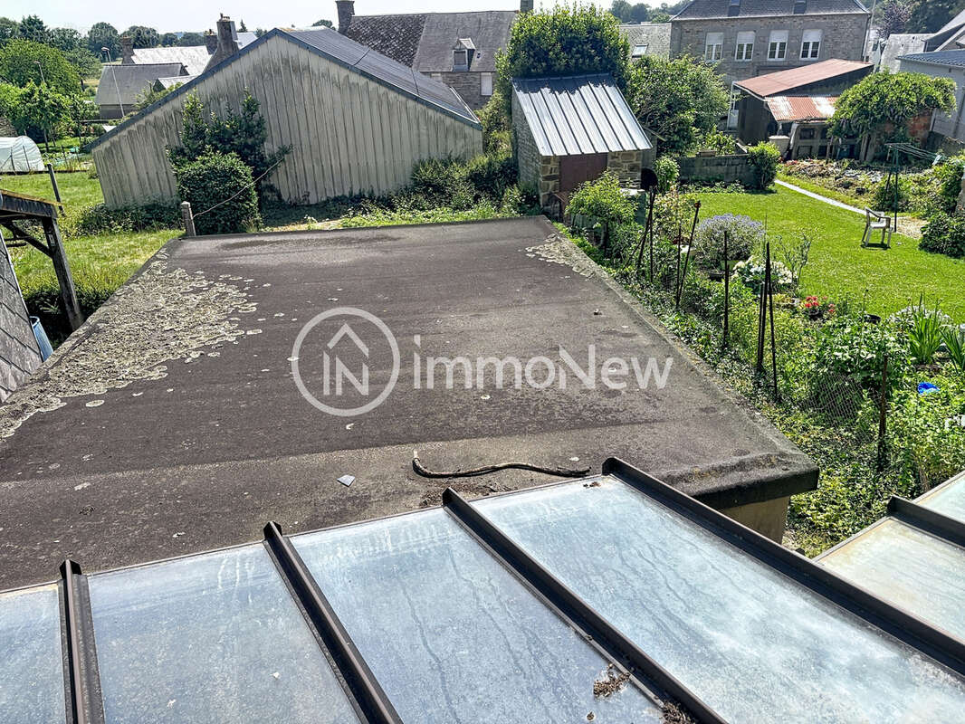 Maison mitoyenne ideal investisseur 70 m2 sur terrain de 182 m2 en plein centre bourg - photo 8