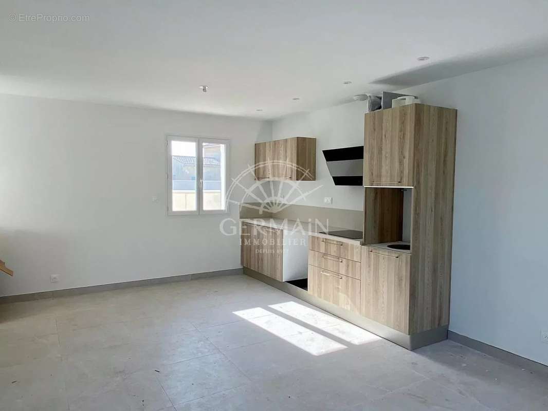 Maison à PERNES-LES-FONTAINES