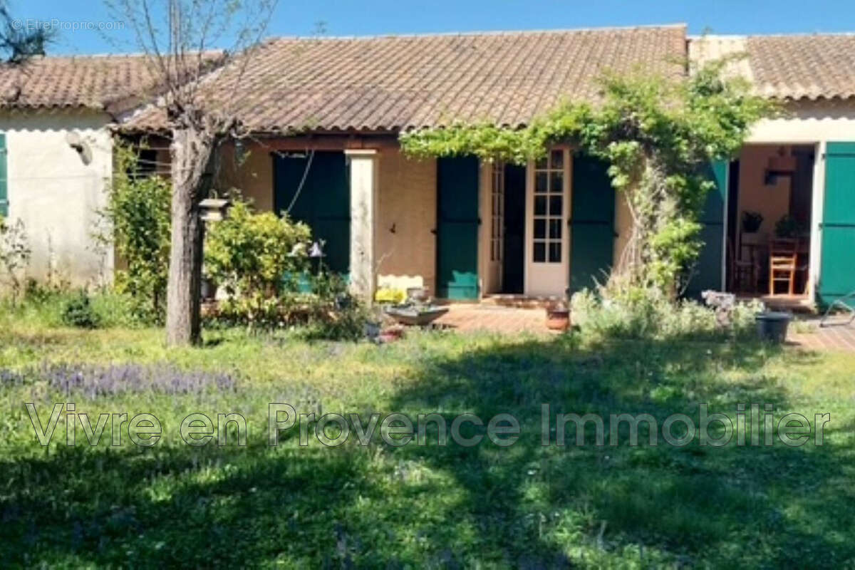 Maison à MORIERES-LES-AVIGNON