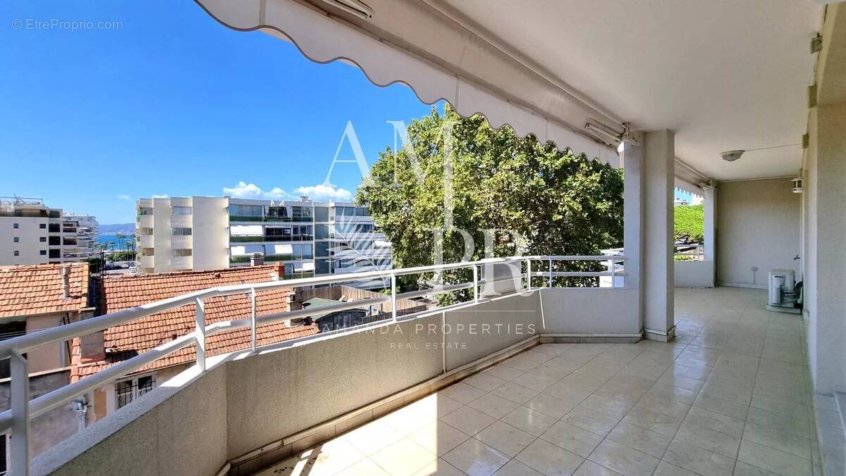 Appartement 4 pièces - Aperçu mer - Palm Beach Cannes - photo 10